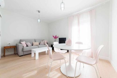 San Juan Apartment | Family-Friendly Retreat at Casa Angeline Rosa 2 by KubiK