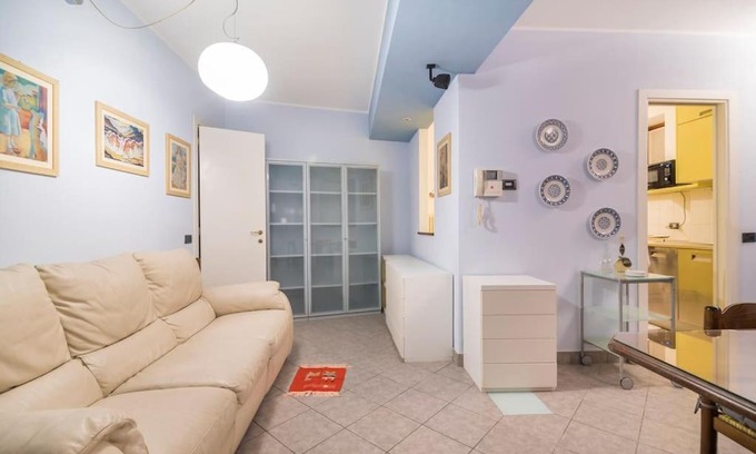 Mergozzo House | Cozy Casa Anita: Oceanfront Bliss with Private Beach Access