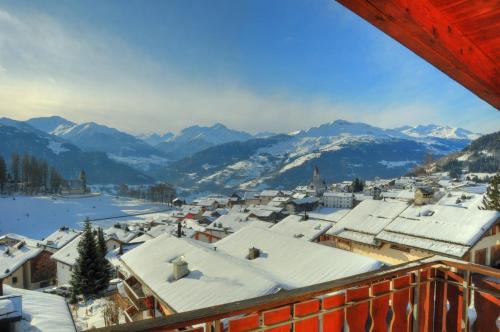 Falera Apartment | Discover Casa Ansiel: Family-Friendly Retreat with Hot Tub