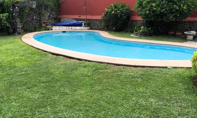 Cuernavaca House | Colorful Casa Antigua Llena de Vida with Pool in Cuernavaca