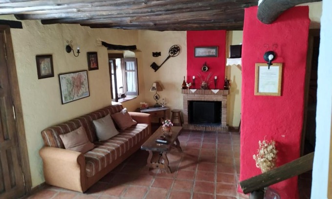Parauta House | Casa Antoñita: Family-Friendly Retreat with Kitchen Access