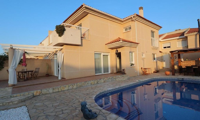 Aguilas Villa | Relax at Casa Antonio: Oceanfront 4-Star Family Getaway