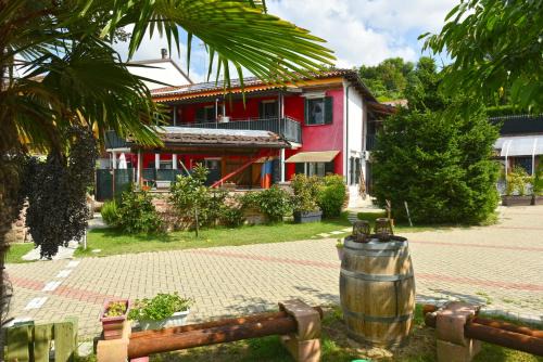 Castello di Annone Apartment | Cozy CASA APPARTAMENTO VACANZE with Hot Tub & High Rating