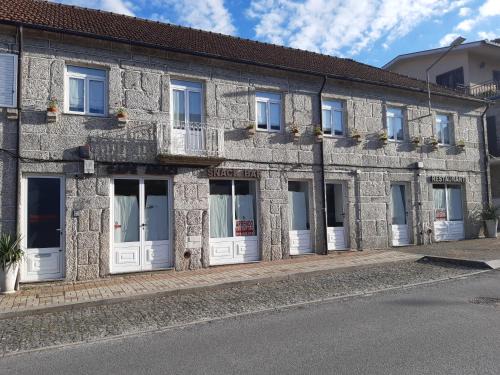 Cantelaes House | Inviting Stay at Casa Araci: Pet-Friendly and Family Ready