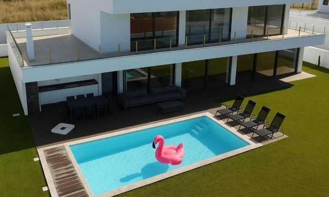 Casal do Pardo Villa | Casa Arendina - Villa Retreat with Heated Pool