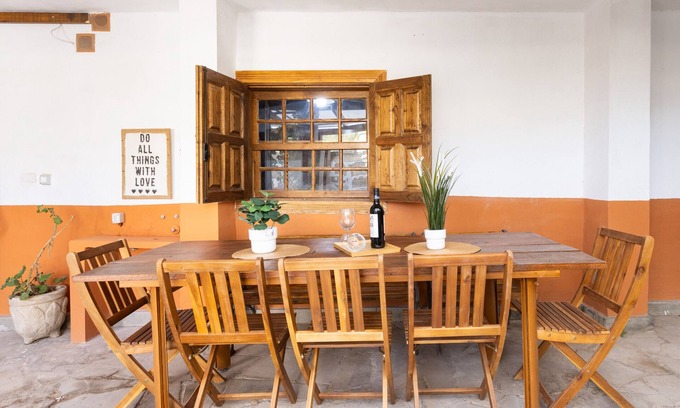 Vilaflor House | Discover Casa Argelia: Family-Friendly Stay with Spa & Breakfast