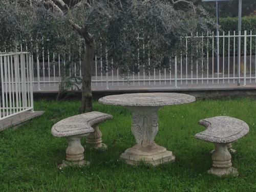 San Benedetto di Lugana Apartment | Relax at Casa Armonia: Oceanfront Views & Hot Tub Awaits