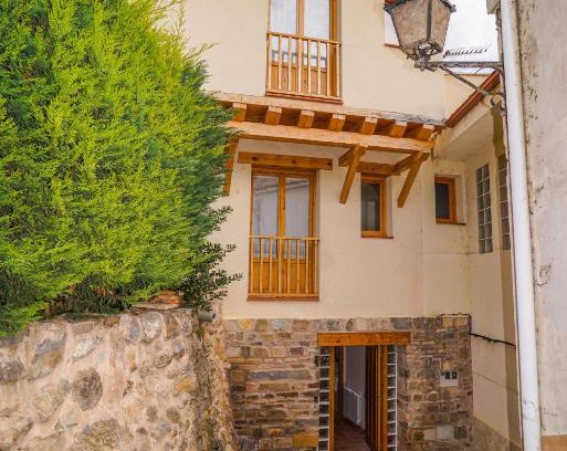 Arnedillo House | Discover Casa Arnedillo: Family & Pet Friendly Retreat