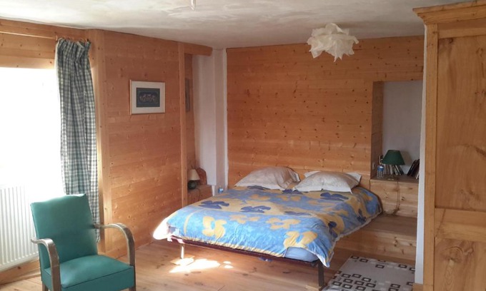 Andon Bed & Breakfast | Family-Friendly Casa Arnera with Oceanfront Pool Access