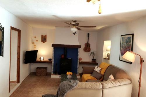 Zarra House | Cozy Casa Arriba Village House in Zarra - Rated 9.4/10