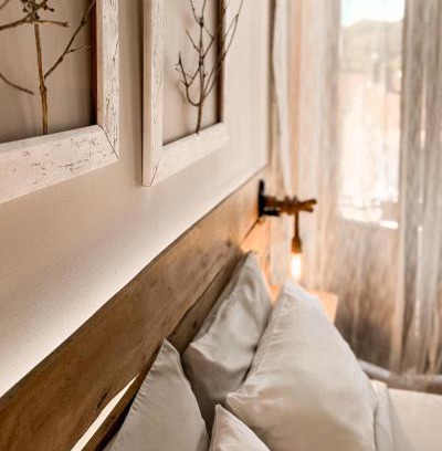 Porqueiros House | Discover Casa As Fontes: Family-Friendly with Dining Options