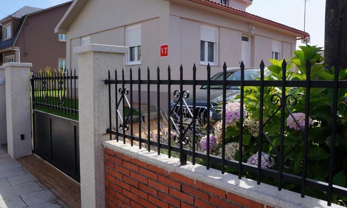 Boimorto House | Family-Friendly Retreat at Casa Asientos Boimorto, Rated 9.6