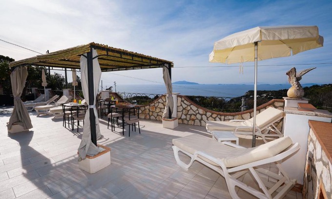 Anacapri Bed & Breakfast | Experience Casa Astra: 4-Star Stay with Hot Tub & Breakfast