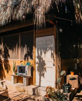 El Paredon Cabin | Pet-Friendly Getaway at Casa Austera - Rated 9/10