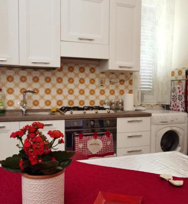 Licata House | Discover Casa Azalea: A 9/10 Pet-Friendly Retreat