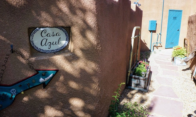 Taos Cottage | Casa Azul: Downtown Casita with Pool & Spa Amenities