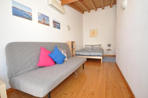 Barao de Sao Joao House | Charming Casa Azul: Oceanfront Retreat with 9.2/10 Rating
