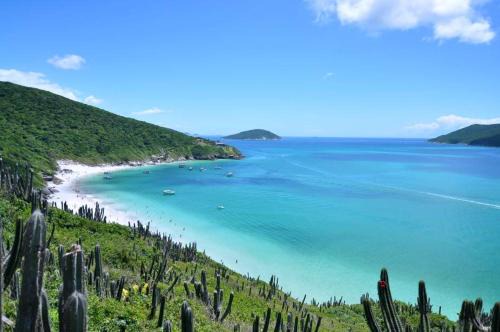 Tucuns Ski Chalet | Oceanfront Casa Búzios: Family-Friendly Retreat with Views