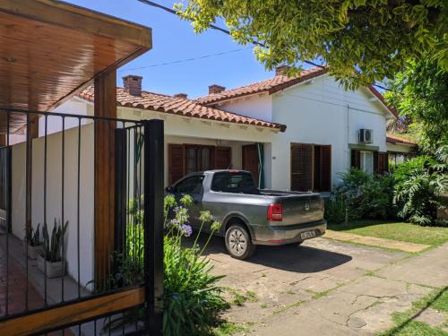 San Nicolas de los Arroyos House | Top-Rated CASA BARRIO SOMISA: Family & Pet-Friendly Retreat