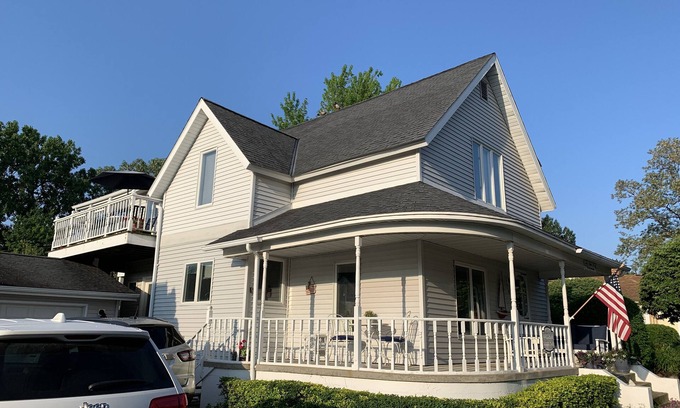 South Haven Apartment | Bright Casa B2 Apartment Near SoHa North Beach, Sleeps 4