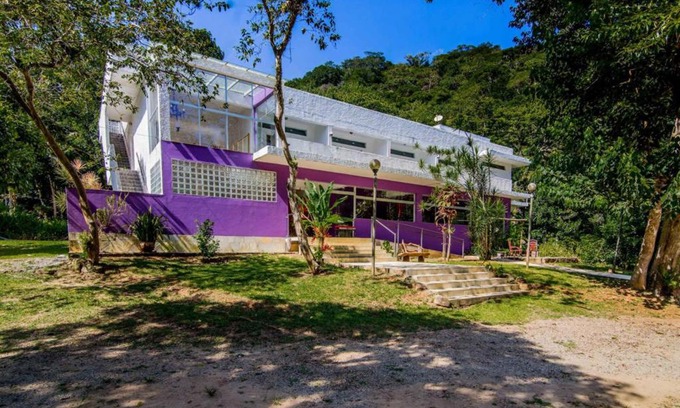 Camburi House | Discover Casa Bacarirá: Yoga Retreat with Vegan Breakfast