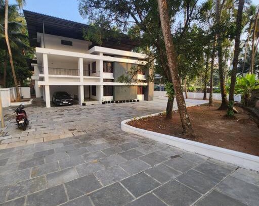 Kozhikode Villa | Family-Friendly Stay at Casa Bachmal - Rated 8/10 by Guests