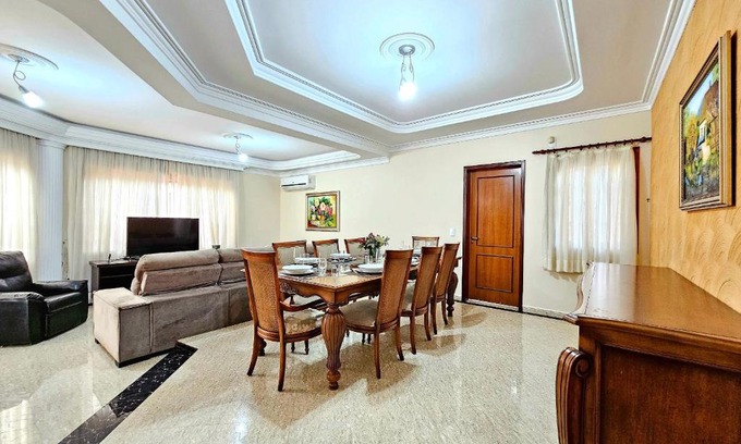 Vila Yolanda House | Casa Bairro Nobre: Ideal for Families and Pet Lovers