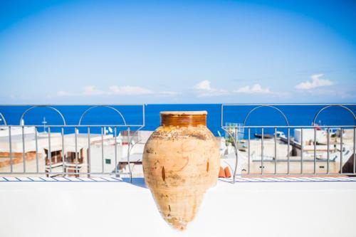 Canneto House | Pet-Friendly Casa Baja with Breakfast & High Guest Ratings