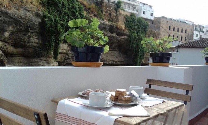 Setenil de las Bodegas House | Family-Friendly Retreat at Casa Bajo la Roca, Rated 9.4/10