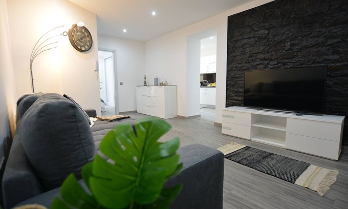 Canical Apartment | Oceanfront Casa Baleia Cachalote: Guest Rated 9.4/10