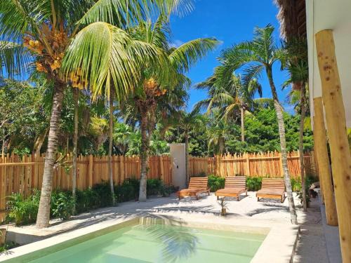 El Cuyo Hotel | Tranquil Retreat at Casa Baloo: Pool & Family-Friendly