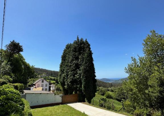 Cedeira House | Family-Friendly Getaway at Casa Candales with Kitchen