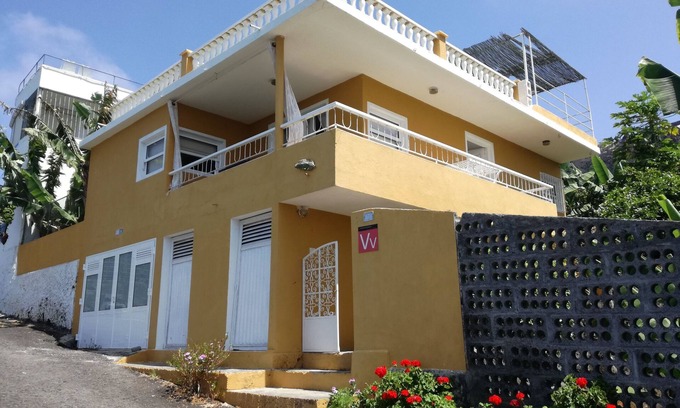 Tazacorte House | Coastal Retreat at Casa Banana with Spa & Breakfast Options