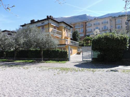 Malcesine Apartment | Oceanfront Retreat at Casa Banterla for Family Getaways