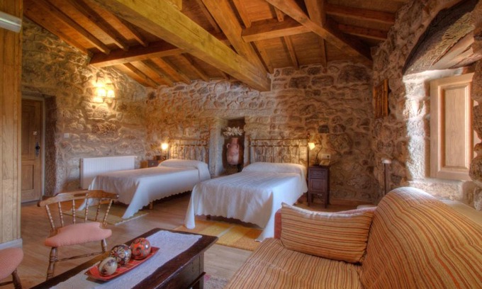 Lobios House | Experience Casa Baralló: Oceanfront Bliss & Pet-Friendly Stay