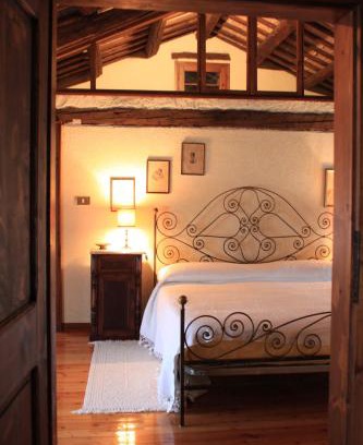 Clauiano Bed & Breakfast | Explore Casa Barnaba-Manin: Rated 10/10 with Hot Tub!