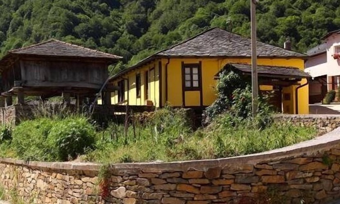 Xedre Cottage | Comfortable Casa Bartolín for Families with Pets Welcome