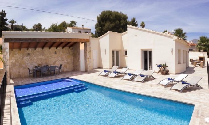 Tarraula House | Indulge in Paradise at Casa Baruffa by Interhome
