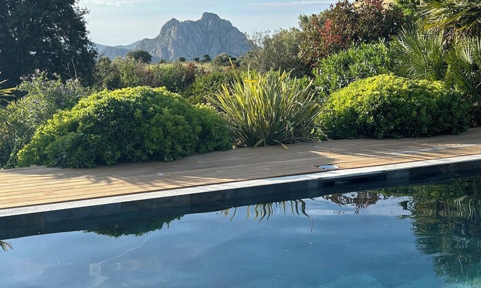Casta House | CASA BATTAGLIOLA: Oceanfront Escape with Private Pool