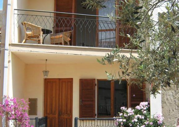Magomadas House | Discover Casa Bea Bosa: Oceanfront Bliss Awaits You