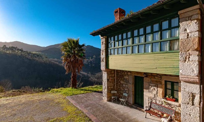 Ribadesella House | Explore Casa Begoña: Oceanfront Retreat in Ribadesella