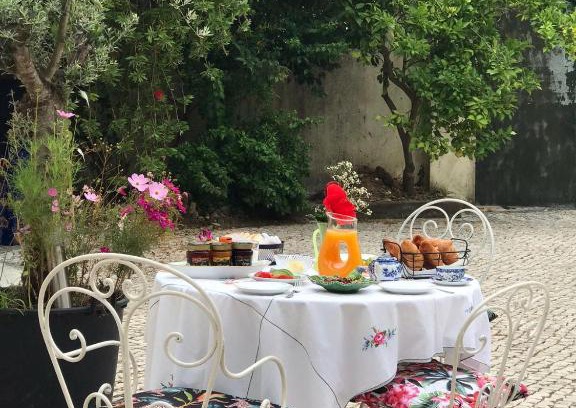 Anadia House | Outstanding Casa Beija-Flor with Kitchen Amenities