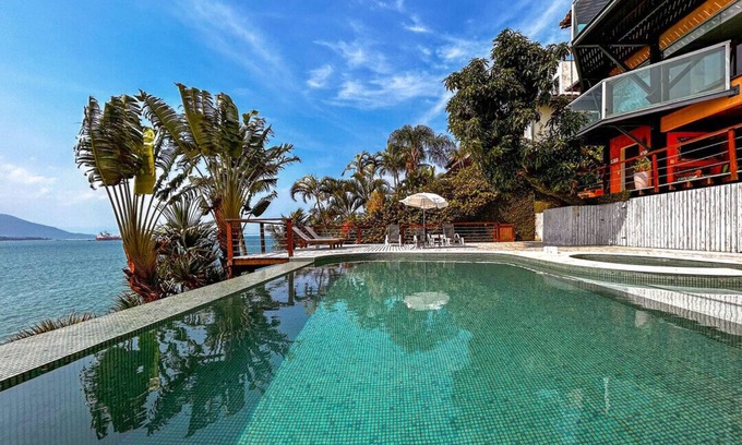 Piuva House | Beachfront Casa Beira Mar: Complete Leisure in Ilhabela