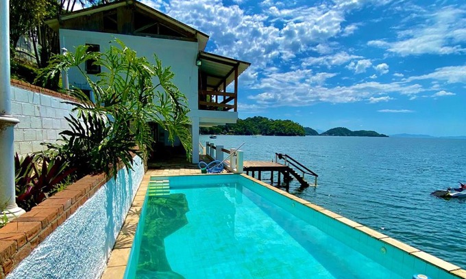 Mangaratiba House | Relax at Casa Beiramar with Pool on Itacuruca Island