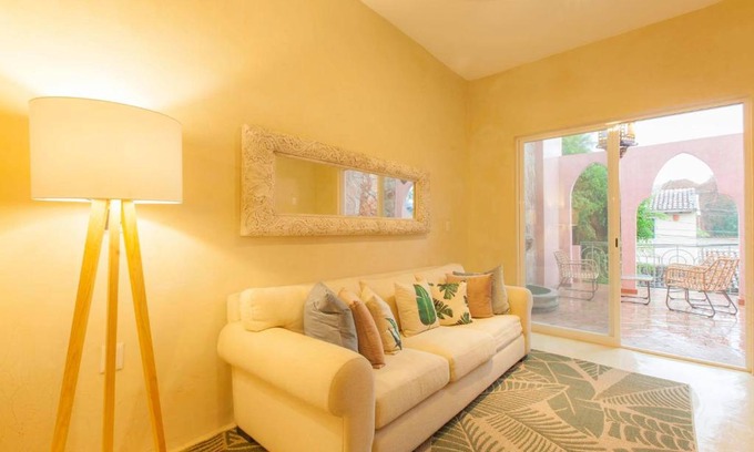 San Francisco Apartment | Casa Bella Verde - 4-Star Oceanfront Apartment in Town