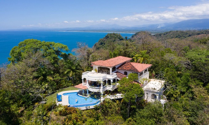 Manuel Antonio House | Casa Bella Vista: Experience Manuel Antonio's Iconic View