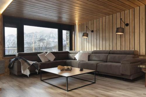 Panticosa Apartment | Discover Casa BellaVista by BeValle: 4-Star Family Retreat