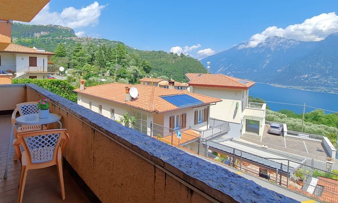 Pieve Apartment | Scenic Casa Bellicini: Balcony Lake View & Pet Friendly