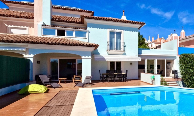 Linho House | Casa Beloura: Ideal Getaway Between Sea and Mountains
