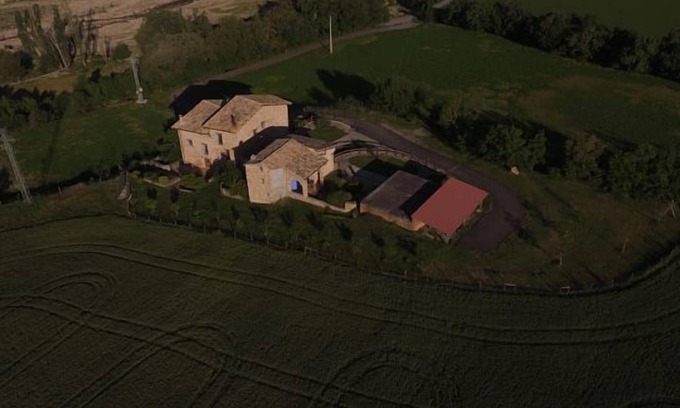 Sobrecastell Cottage | Top-Rated Casa Bernat: Spacious Haven for 4 Guests